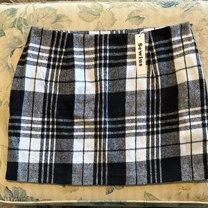 Black and White Plaid Mini Skirt NWT Sz Large